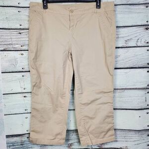 Maurices Khaki Cropped Pants Women’s Size 17/18 REG Stretch Cotton Twill